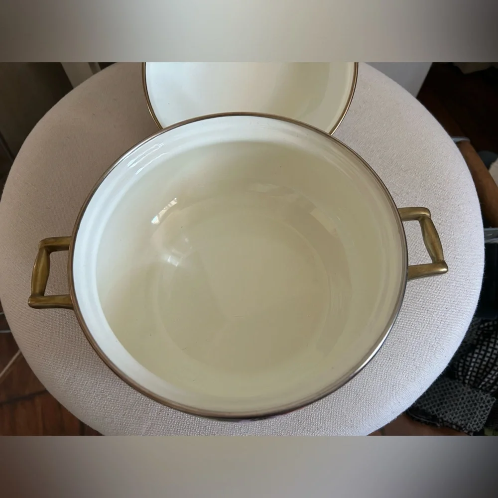 Vintage Cornucopia Kitchen Enamel Casserole Dutch Oven Fruit Design 2.5 Quart